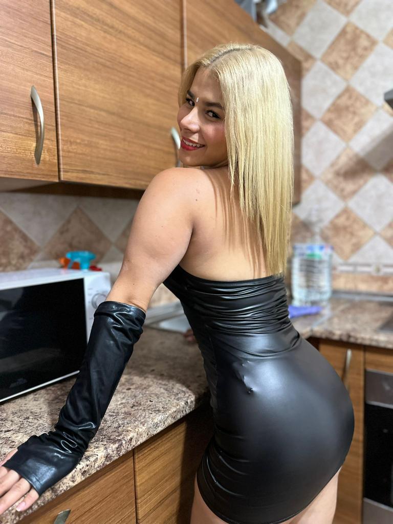 632383762: Chica busca chico en Cádiz