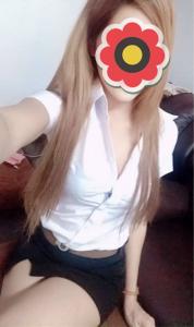 691593295: Chica busca chico en Sevilla