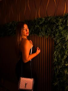 742092387: Chica busca chico en Madrid