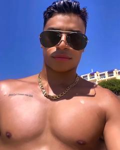 Chico busca chica en Granada: 