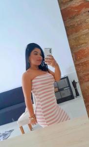 697695054: Chica busca chico en Barcelona
