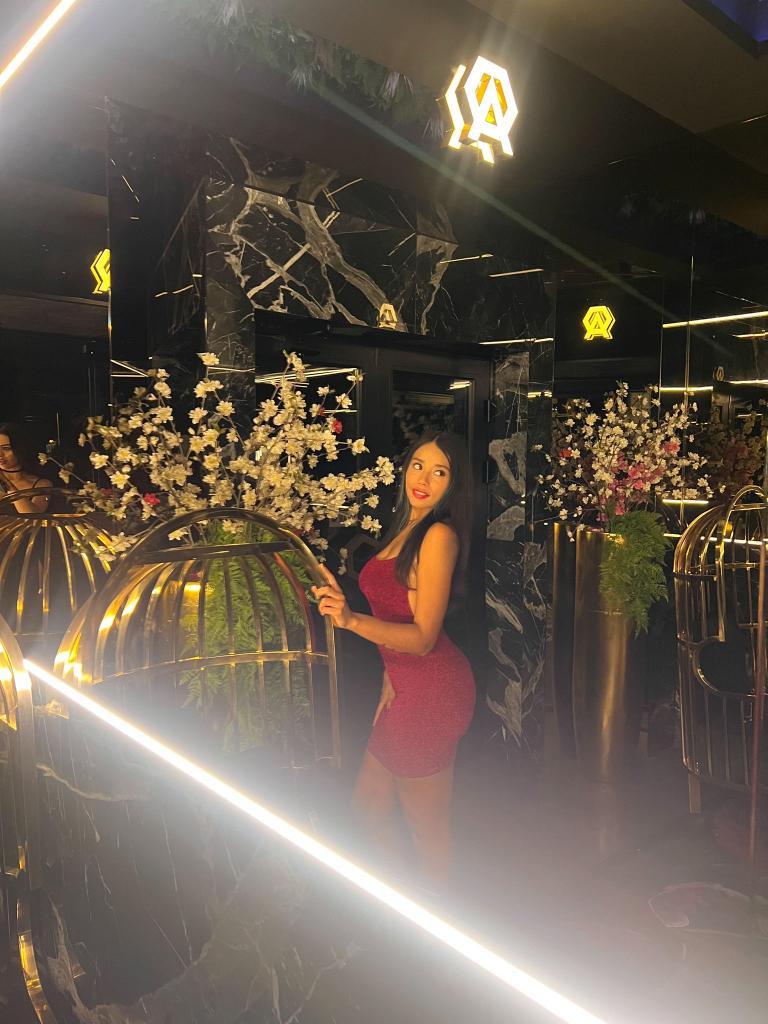 664035348: Chica busca chico en Madrid