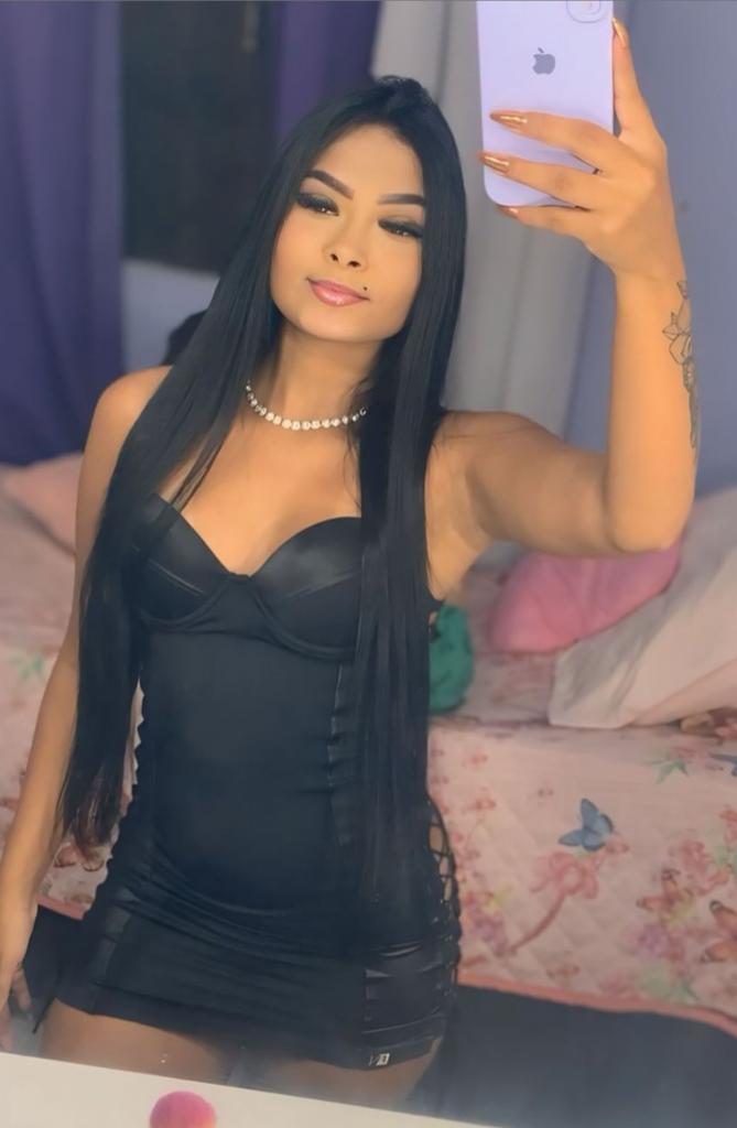 631404706: Chica busca chico en Barcelona