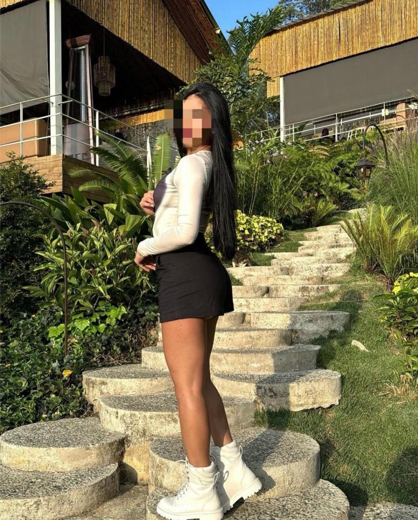 647558468: Chica busca chico en Alicante