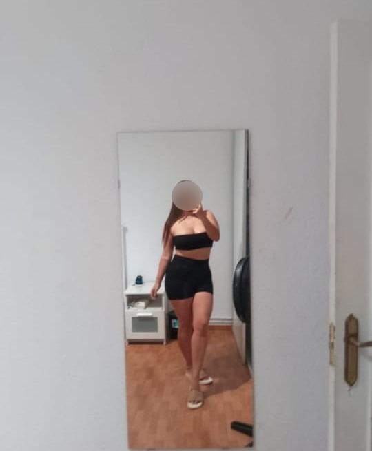 614812890: Chica busca chico en Madrid