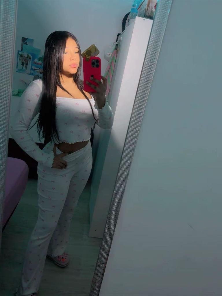 Chica busca chico en Almería: 