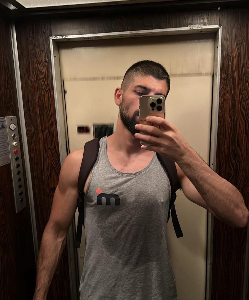 Chico busca chica en Málaga: 