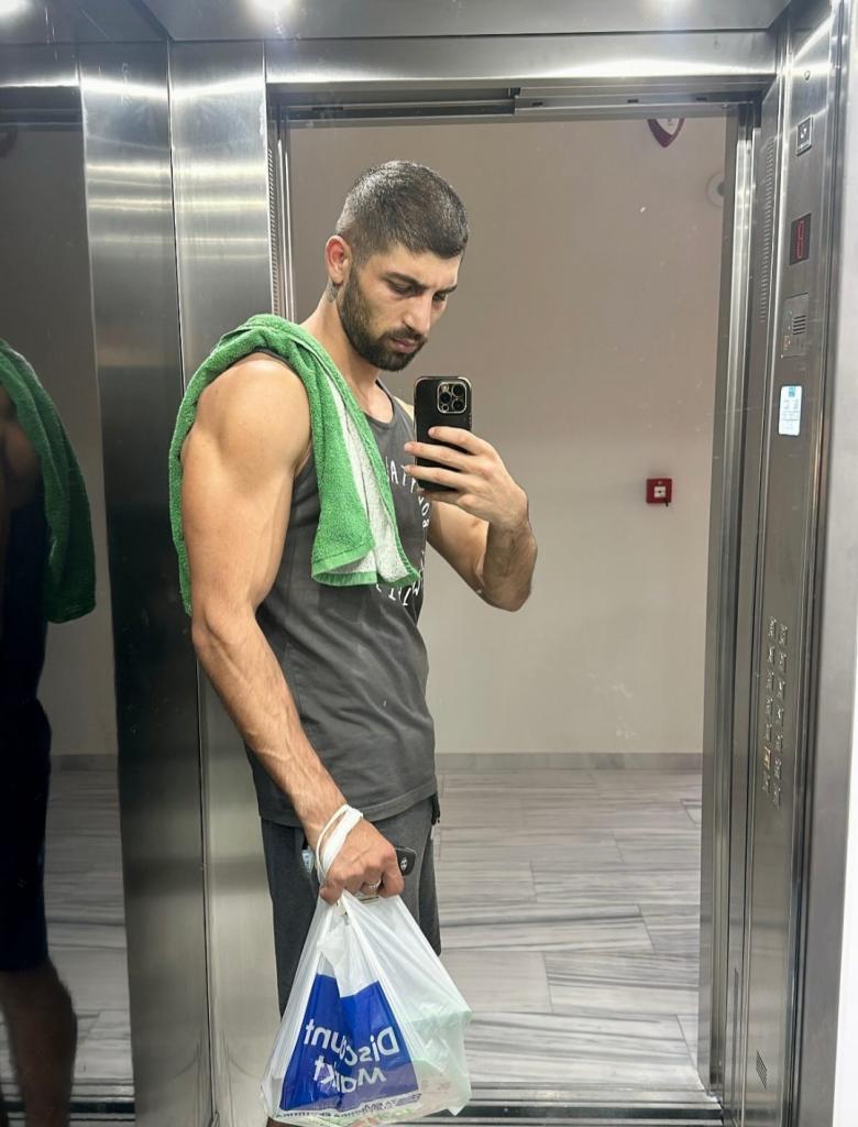 Chico busca chica en Málaga: 