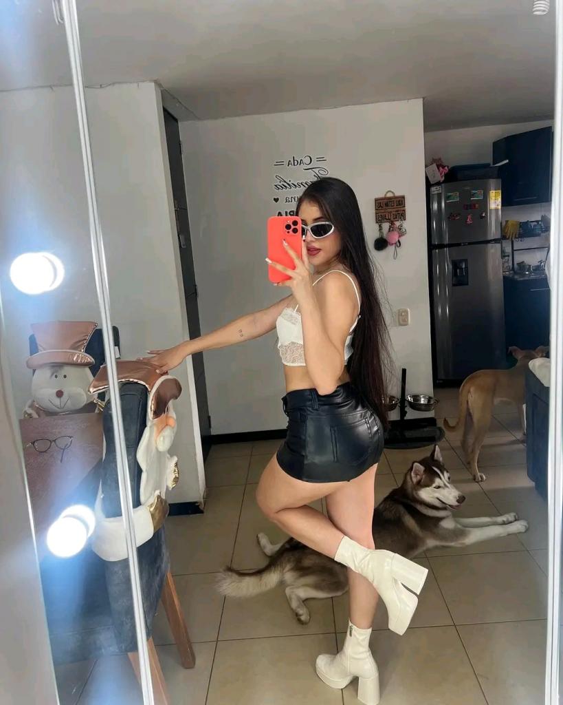 Chica busca chico en Almería: 