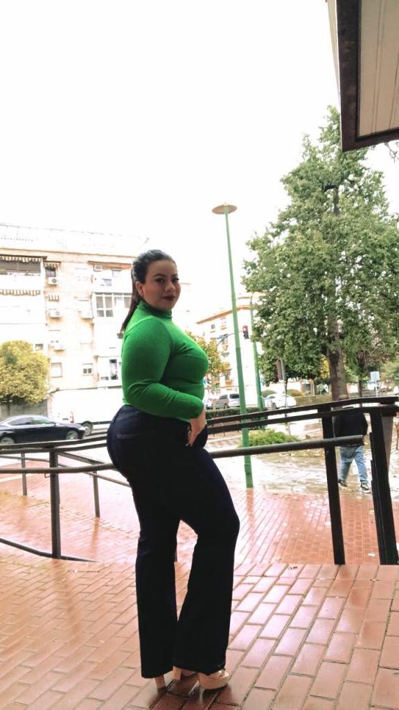 Chica busca chico en Sevilla: 