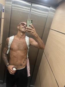 610594430: Chico busca chica en Málaga