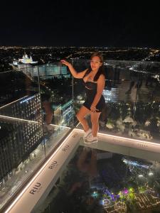 641807870: Chica busca chico en Madrid