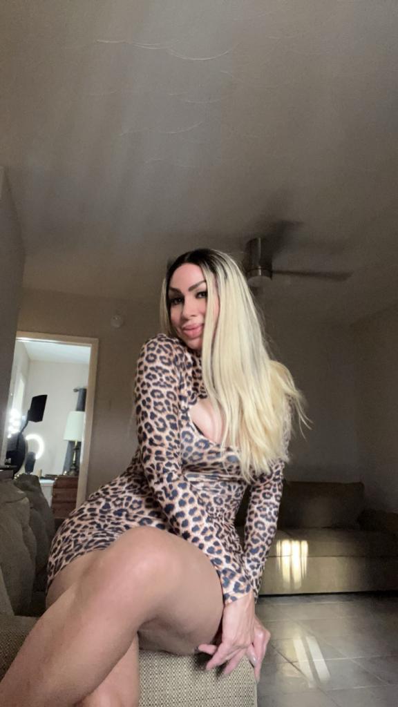 623255947: Travesti en Barcelona