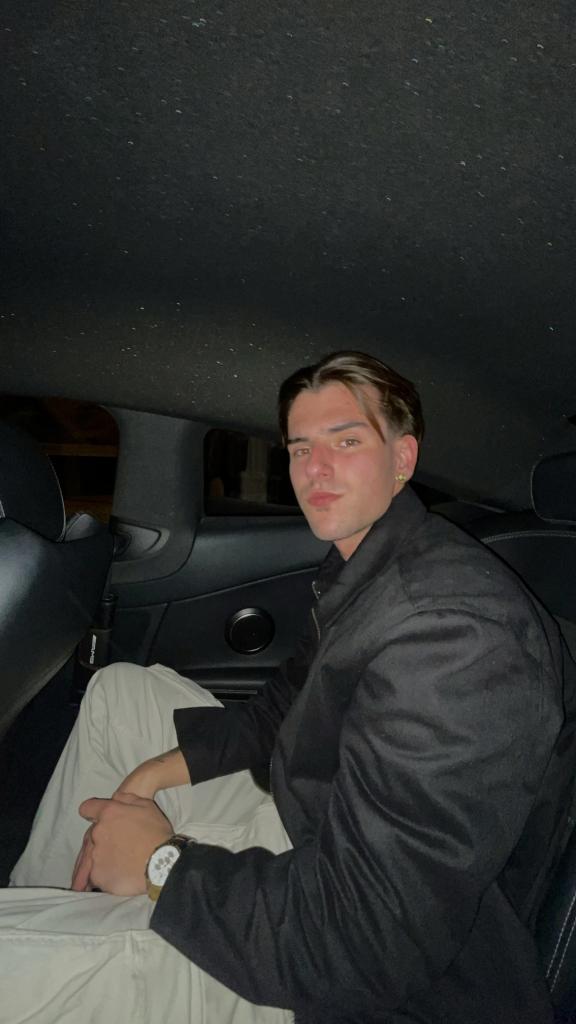 Chico busca chica en Mallorca: 