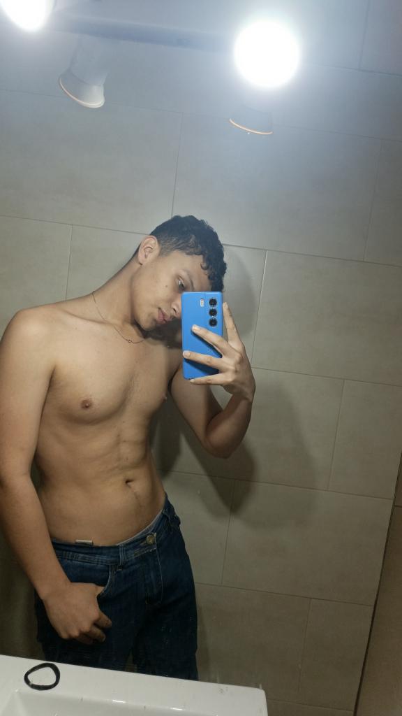 Chico busca chica en Sevilla: 