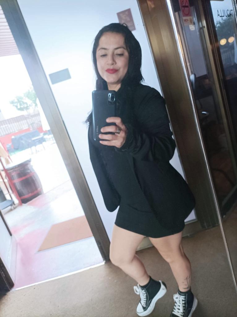 Chica busca chico en Menorca: 