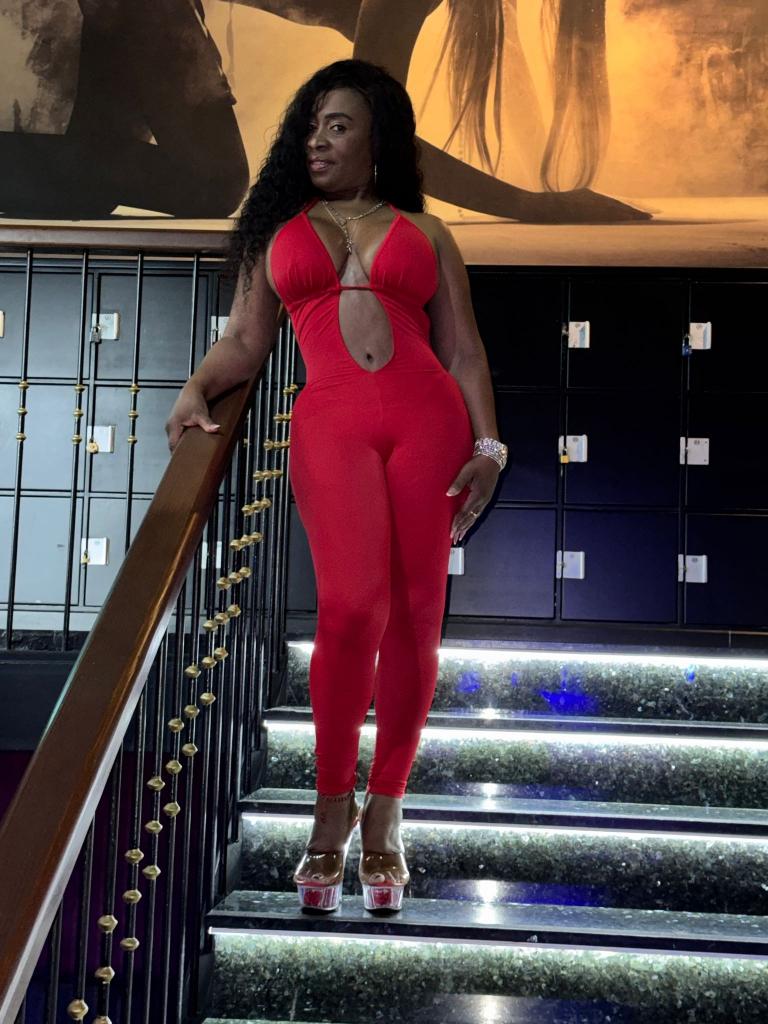 Chica busca chico en Cádiz: 