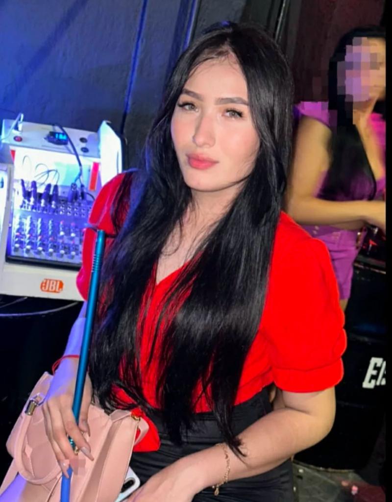 632501265: Chica busca chico en Ibiza