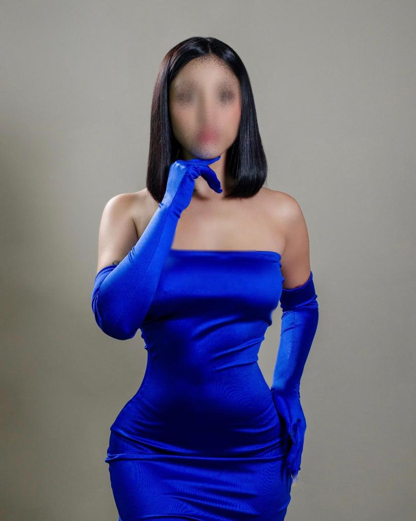 647345611: Chica busca chico en Madrid