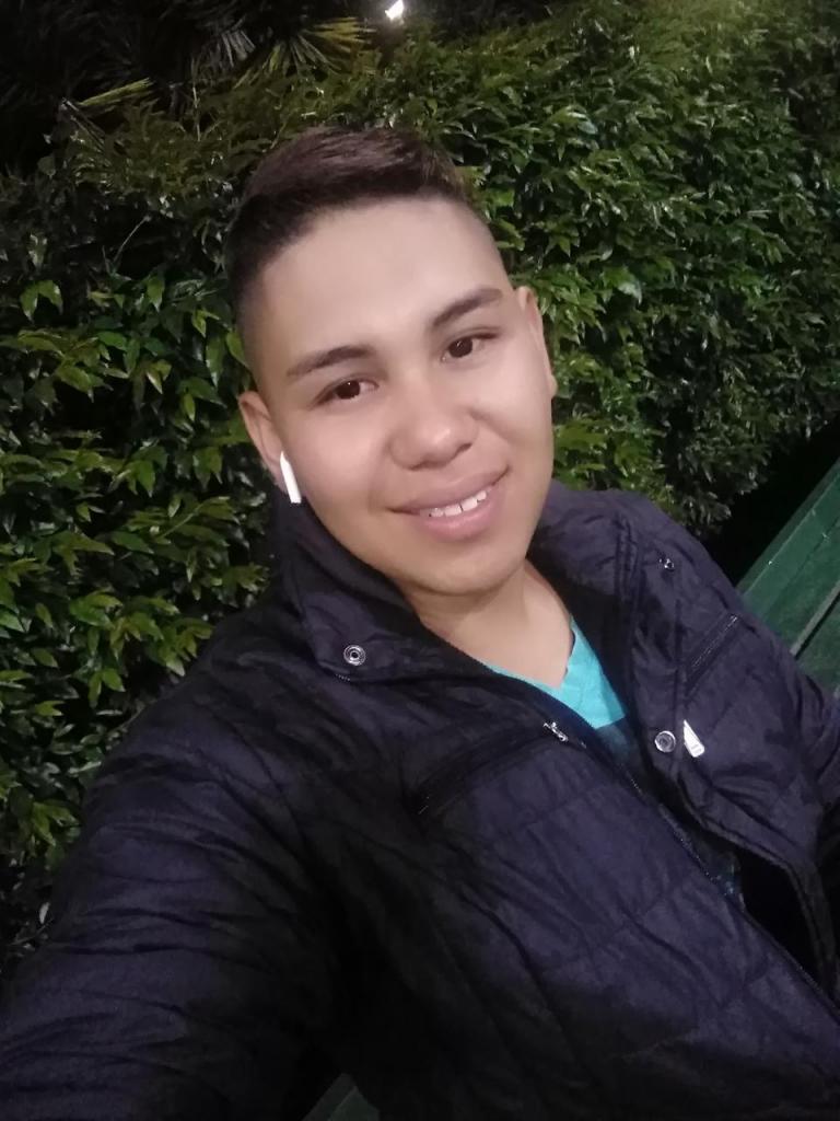 641737268: Chico busca chica en Málaga