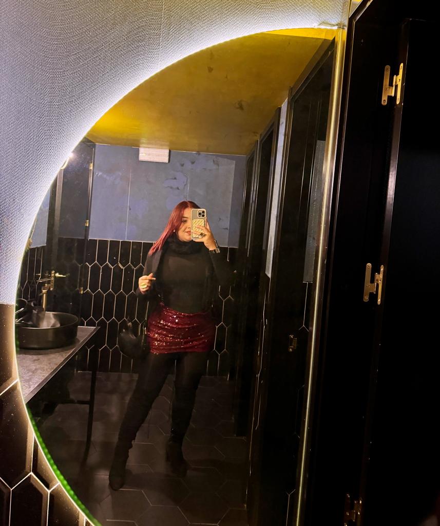 Chica busca chico en Cádiz: 