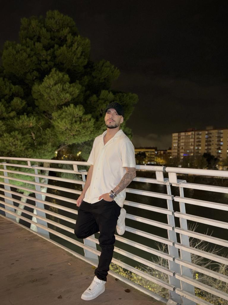 603964967: Chico busca chica en Zaragoza