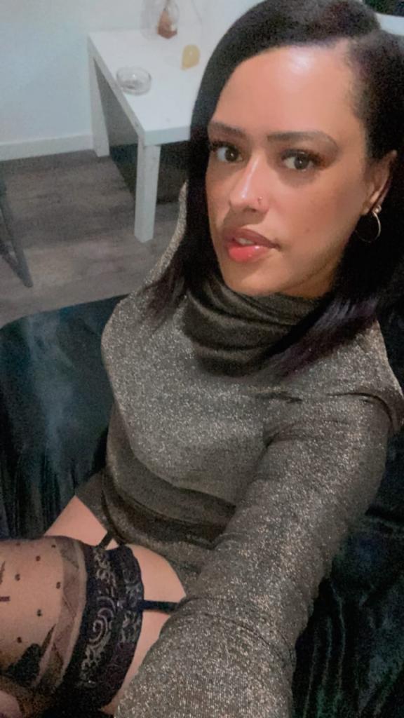 Chica busca chico en Tenerife: 