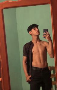 Chico busca chica en Málaga: 