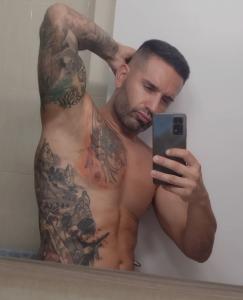 Chico busca chica en Sevilla: 