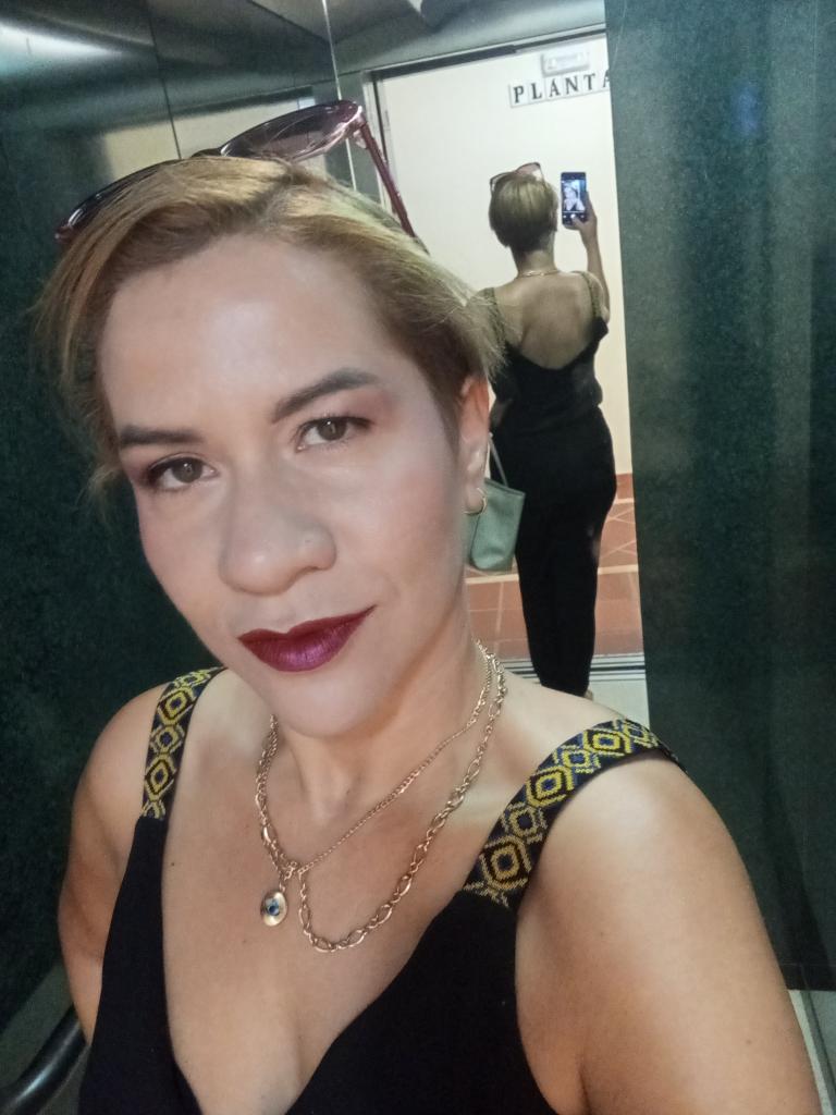 Chica busca chico en Cádiz: 