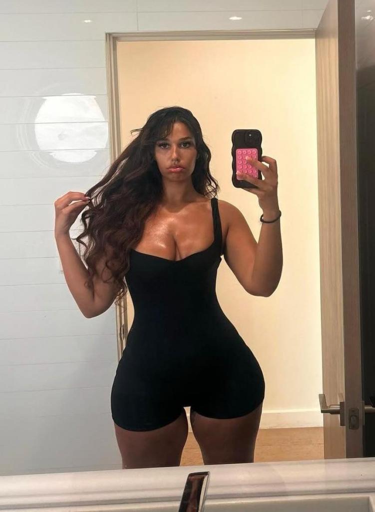 695161920: Chica busca chico en Barcelona