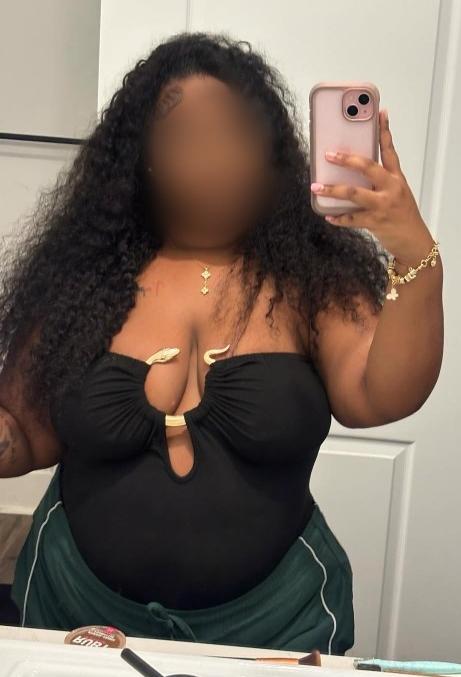 Chica busca chico en Huelva: 