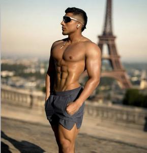 674504023: Chico busca chica en Barcelona