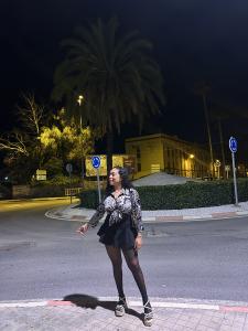 642756845: Chica busca chico en Valencia