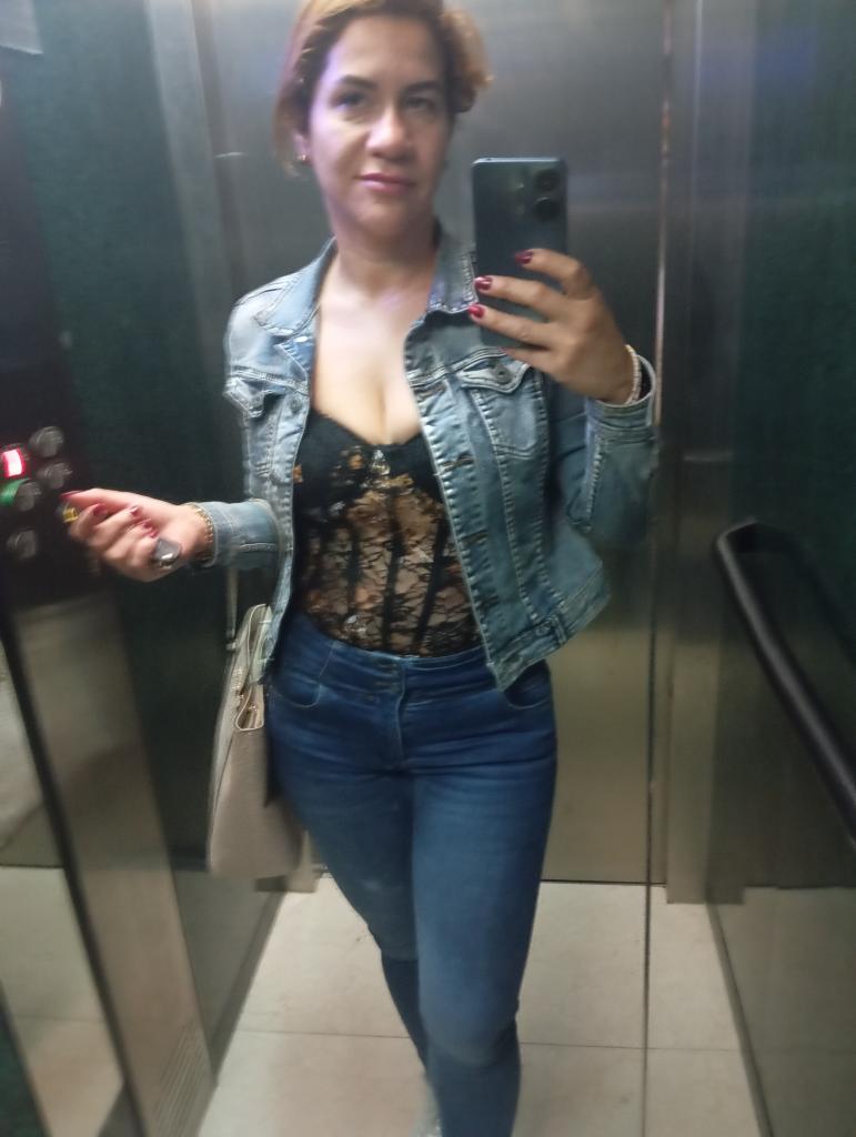 Chica busca chico en Cádiz: 