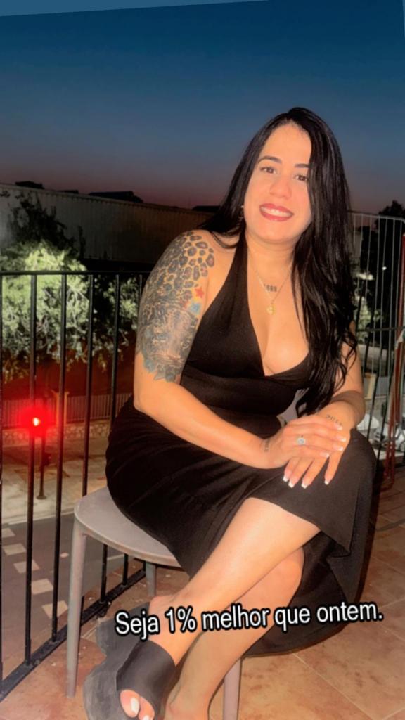 687975565: Chica busca chico en Granada