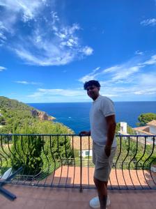 631635916: Chico busca chica en Barcelona