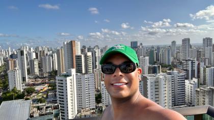 Chico busca chica en Sevilla: 