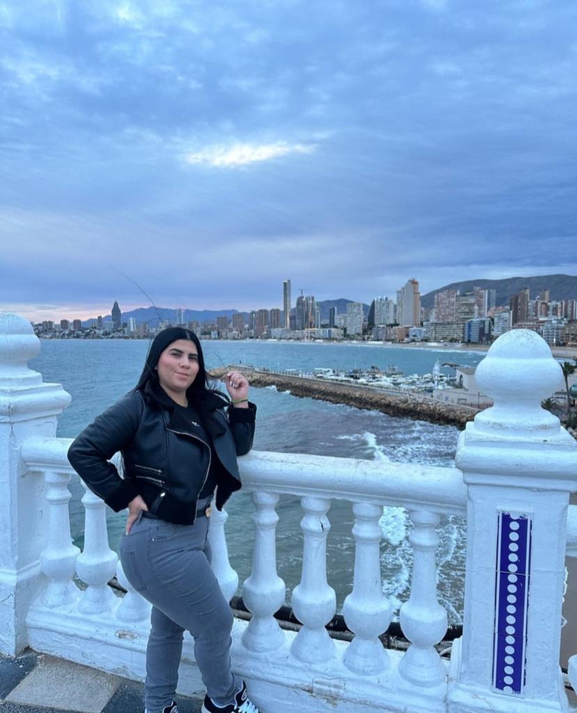 Chica busca chico en Alicante: 