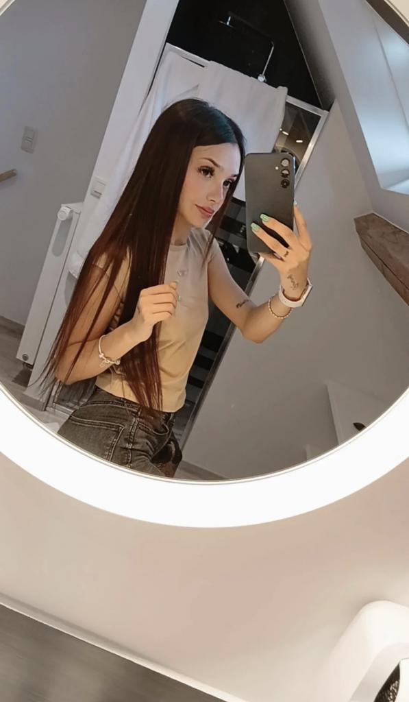 Chica busca chico en Granada: 