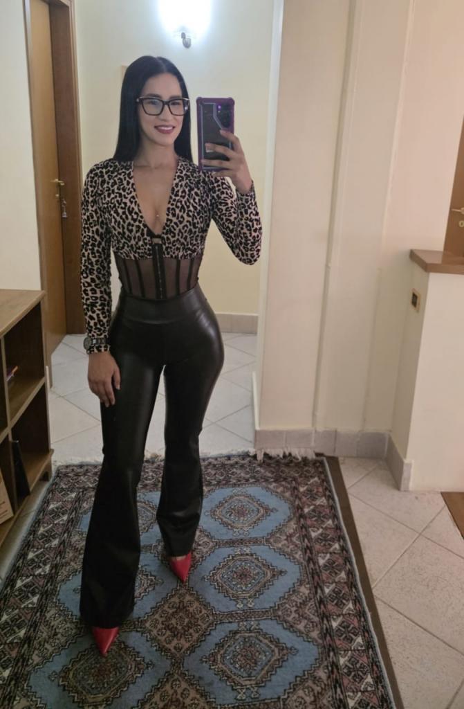 Chica busca chico en Almería: 