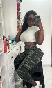 664407607: Chica busca chico en Sevilla