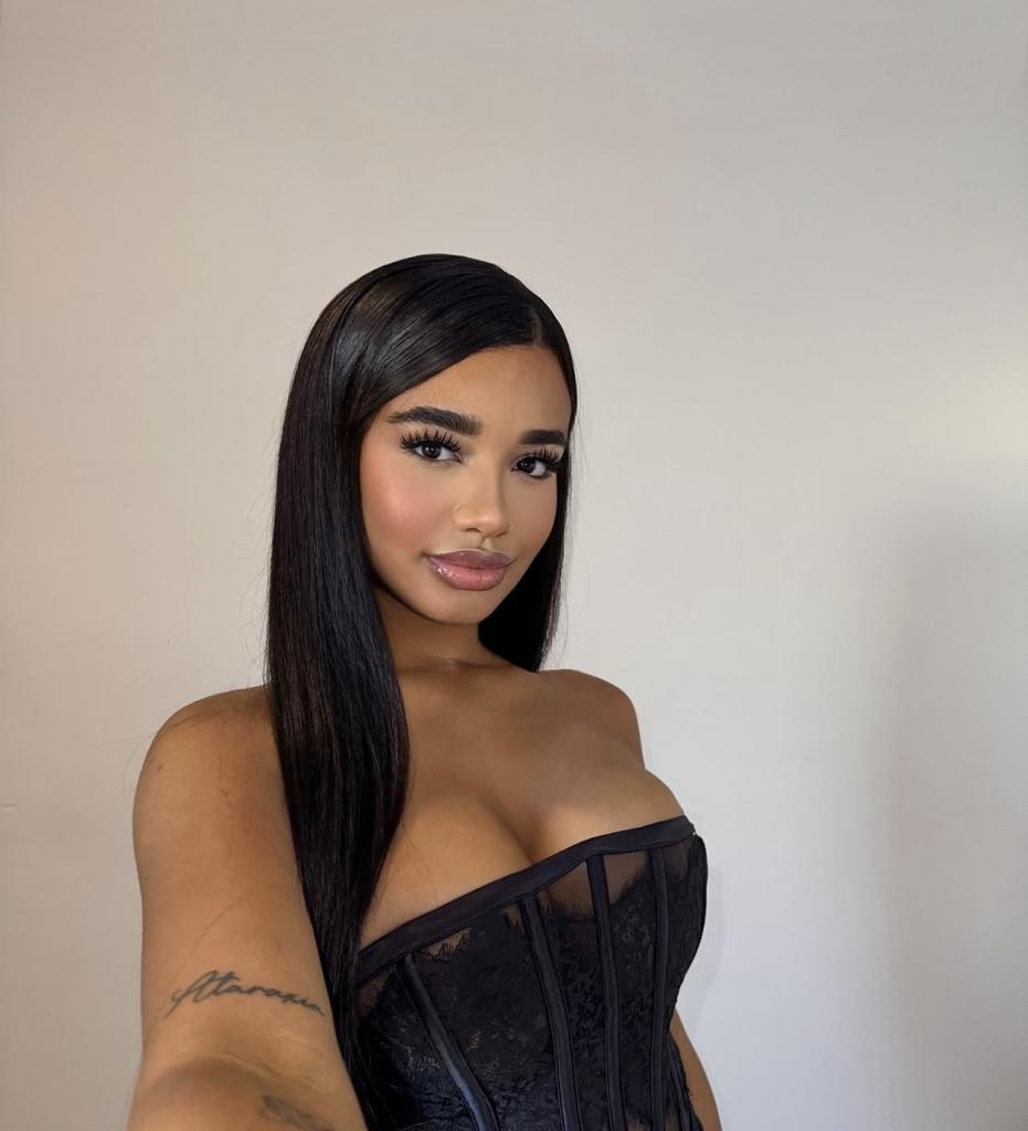 Chica busca chico en Huelva: 