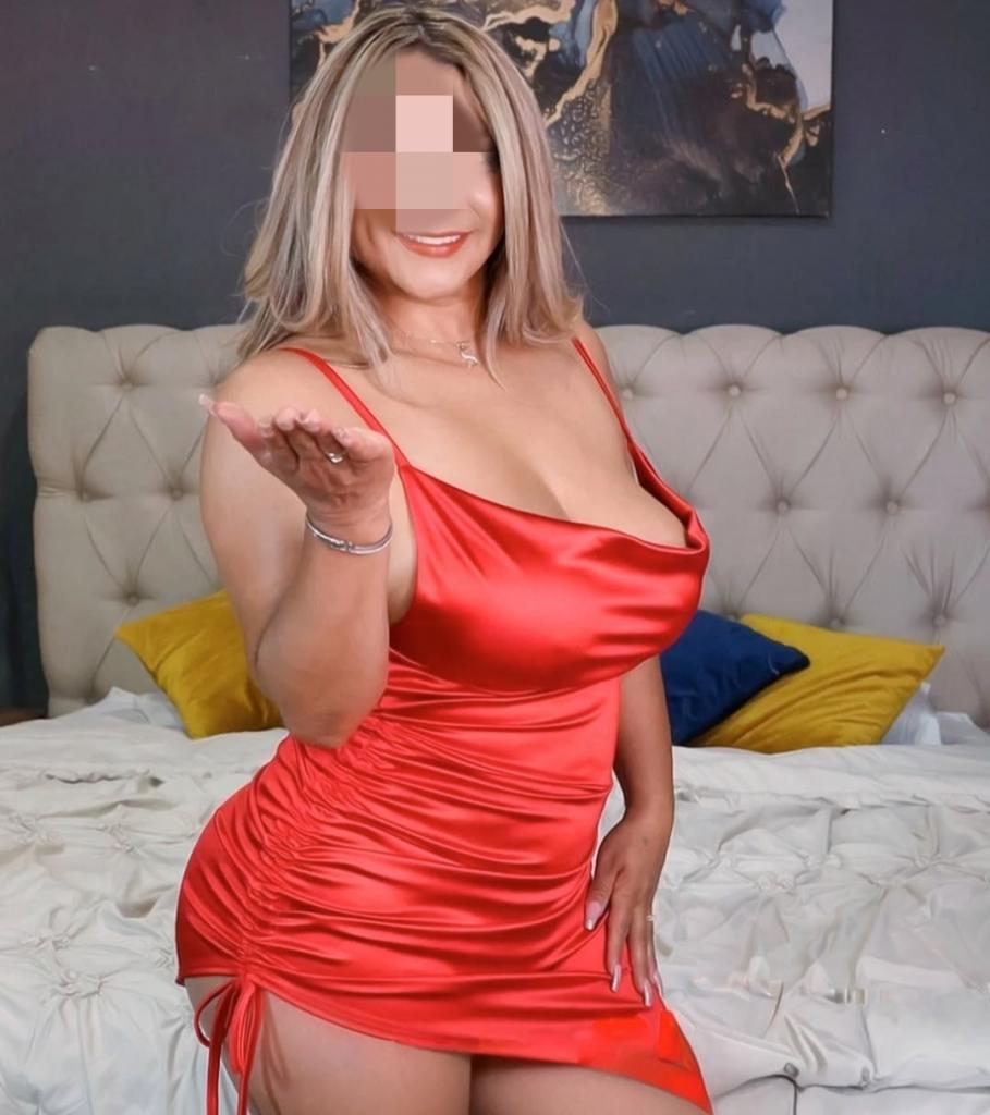 631959142: Chica busca chico en Lugo