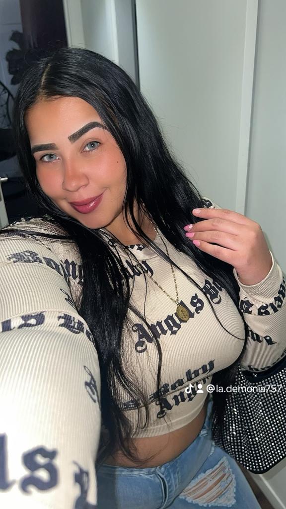 Chica busca chico en Almería: Chica busca chico