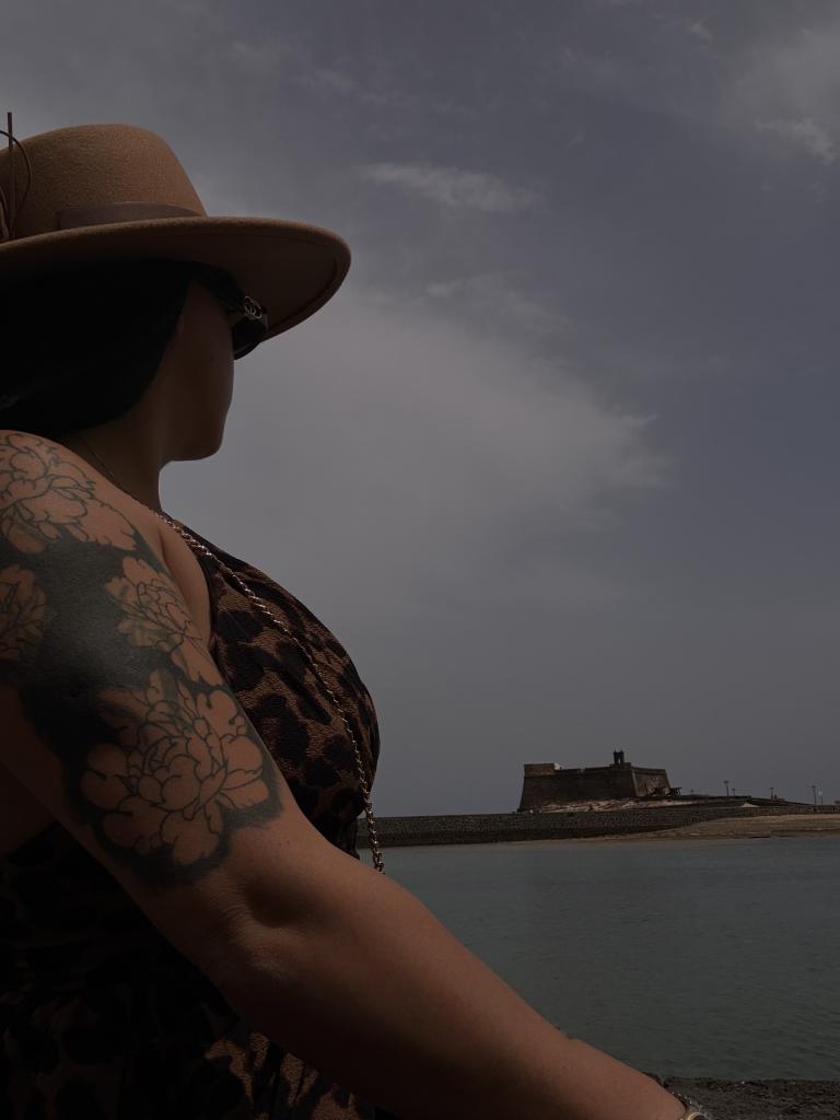 649765144: Chica busca chico en Alicante