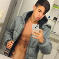 647335856: Chico busca chica en Valencia