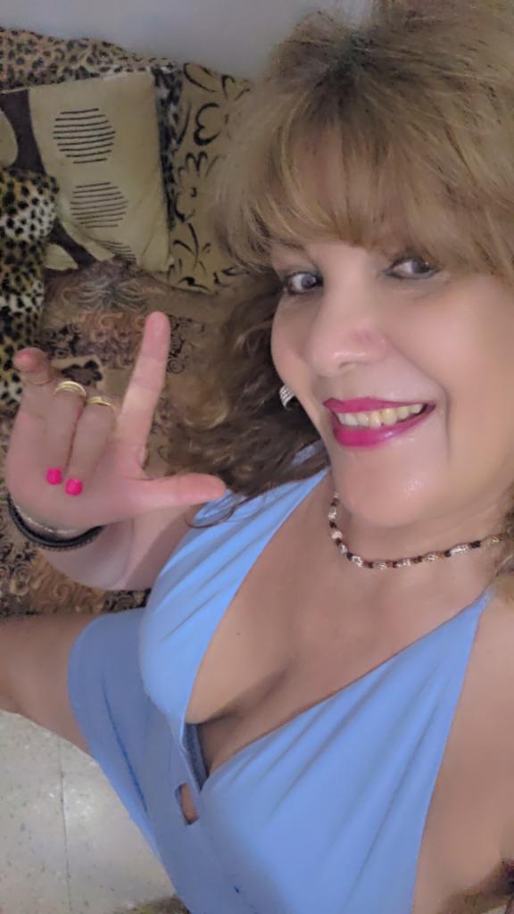 Chica busca chico en Tenerife: 