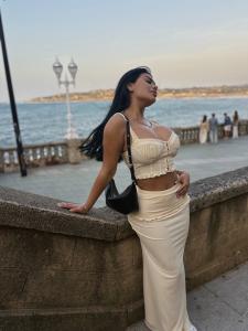 694262933: Chica busca chico en Pontevedra