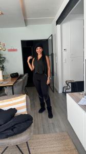 695778395: Chica busca chico en Barcelona